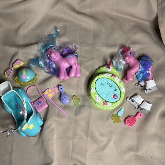 My Little Pony Glitter Glide & Butterfly Island Scootin’ Scooter Sprite Sets - Picture 12 of 12